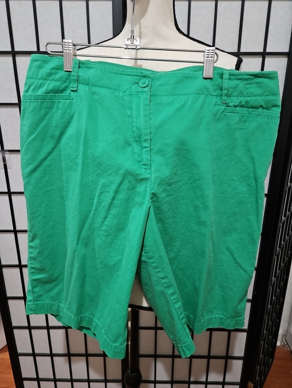 Talbots Green Size 16 Relaxed Chino 9" Shorts